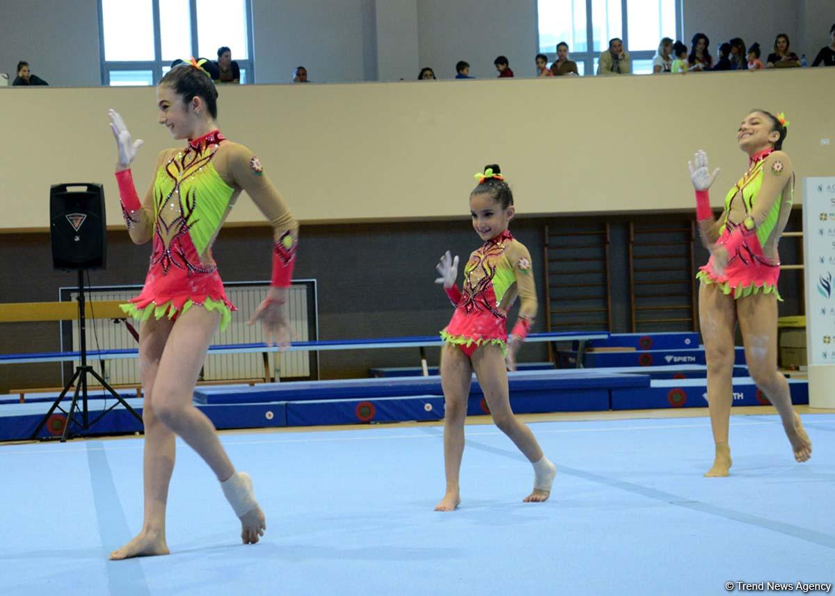 Akrobatika gimnastikası üzrə Azərbaycan və Bakı birinciliyinin ikinci yarış günü başlayıb (FOTO)