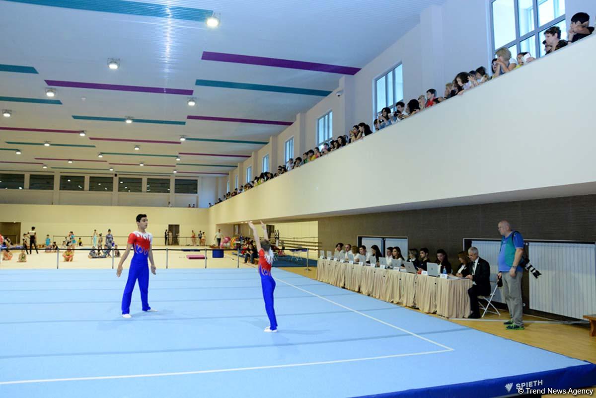 Akrobatika gimnastikası üzrə Azərbaycan və Bakı birinciliyinin ikinci yarış günü başlayıb (FOTO)