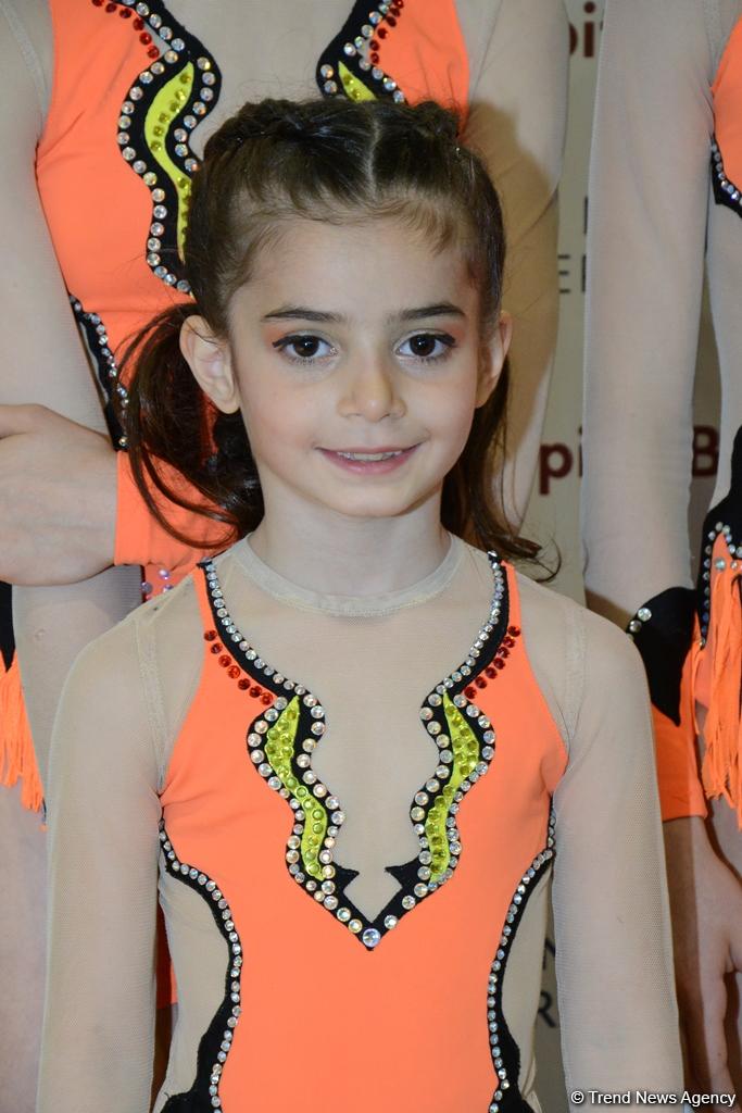 Akrobatika gimnastikası üzrə Azərbaycan və Bakı birinciliyinin qaliblərinin mükafatlandırma mərasimi keçirilib (FOTO)