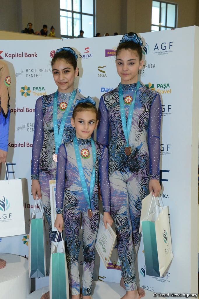 Akrobatika gimnastikası üzrə Azərbaycan və Bakı birinciliyinin qaliblərinin mükafatlandırma mərasimi keçirilib (FOTO)
