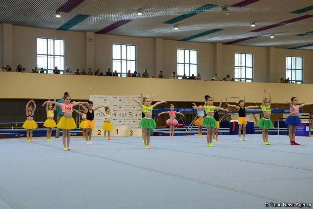 Akrobatika gimnastikası üzrə Azərbaycan və Bakı birinciliyinin qaliblərinin mükafatlandırma mərasimi keçirilib (FOTO)