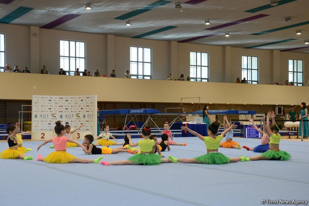 Akrobatika gimnastikası üzrə Azərbaycan və Bakı birinciliyinin qaliblərinin mükafatlandırma mərasimi keçirilib (FOTO)