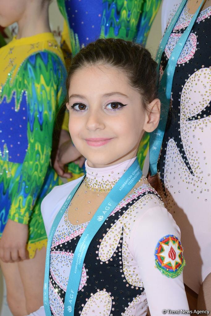 Akrobatika gimnastikası üzrə Azərbaycan və Bakı birinciliyinin qaliblərinin mükafatlandırma mərasimi keçirilib (FOTO)