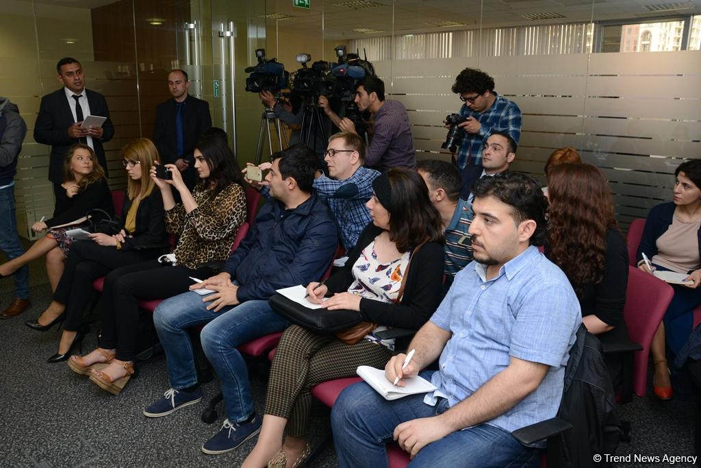 Suma Çakrabati: AYİB Azərbaycanda azad ticarət zonasına investisiya qoyma imkanlarına baxacaq  (ƏLAVƏ OLUNUB) (FOTO)