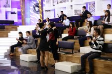 Çarli Çaplin və gül satan qız "Parlaq Zəka"da  (FOTO)