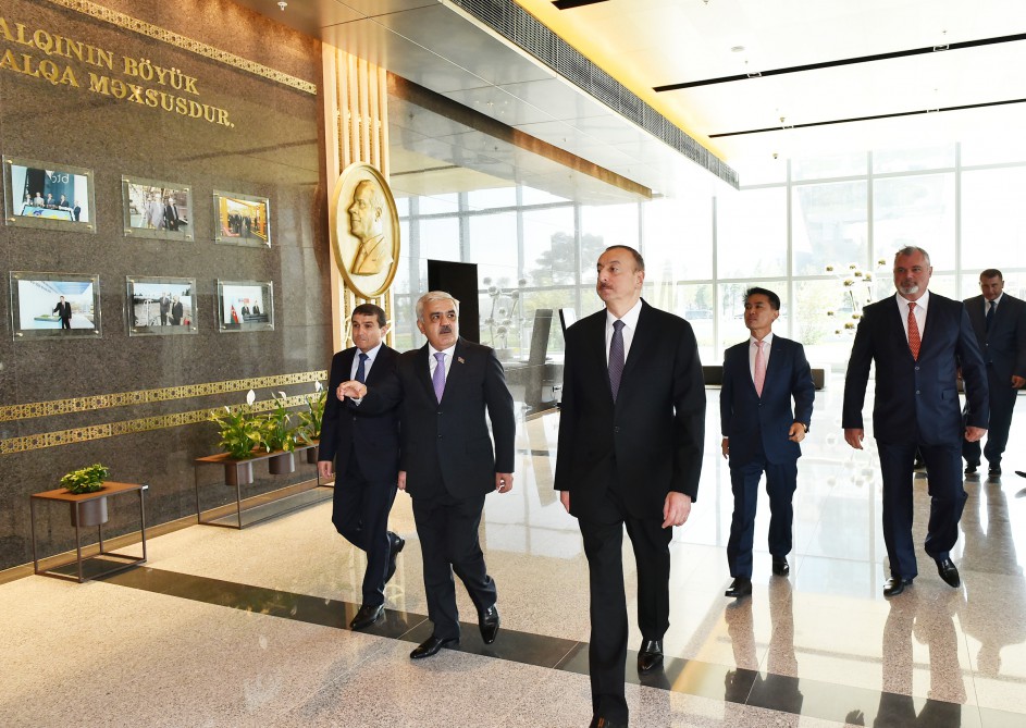 Prezident İlham Əliyev Dövlət Neft Şirkətinin yeni inzibati binasının açılışında iştirak edib (ƏLAVƏ OLUNUB) (FOTO)