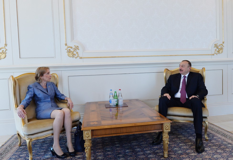 İlham Əliyev Böyük Britaniya və Şimali İrlandiya Birləşmiş Krallığının Azərbaycanda yeni təyin olunmuş səfirinin etimadnaməsini qəbul edib