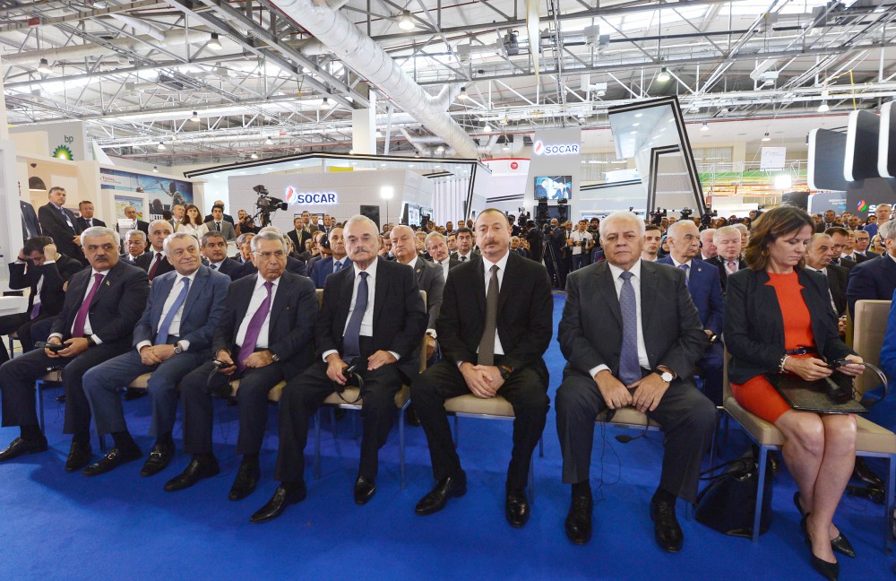 Prezident İlham Əliyev: Ən önəmli vəzifə dayanıqlı, uzunmüddətli iqtisadiyyat konsepsiyamızı icra etməkdir (ƏLAVƏ OLUNUB 2) (FOTO)