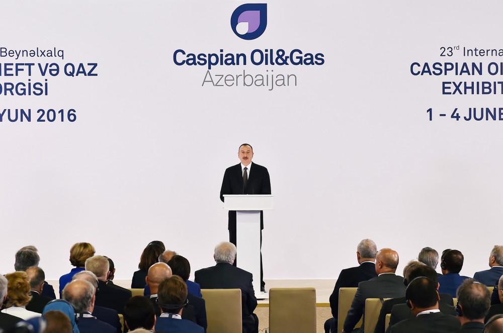 Prezident İlham Əliyev: Ən önəmli vəzifə dayanıqlı, uzunmüddətli iqtisadiyyat konsepsiyamızı icra etməkdir (ƏLAVƏ OLUNUB 2) (FOTO)