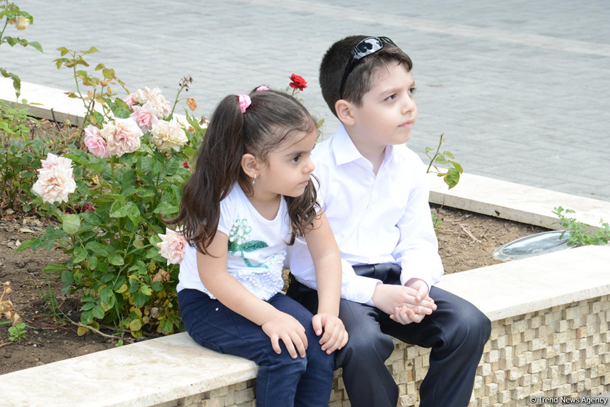 1 iyun - Uşaqların Beynəlxalq Müdafiəsi Günüdür (FOTO)