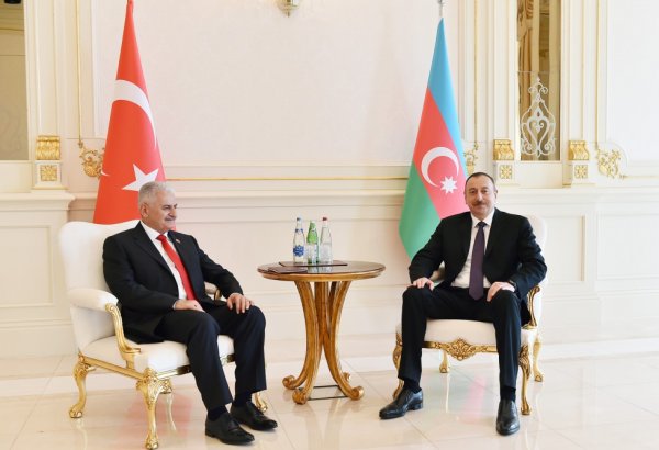 Prezident İlham Əliyevin Türkiyənin Baş naziri ilə təkbətək görüşü olub