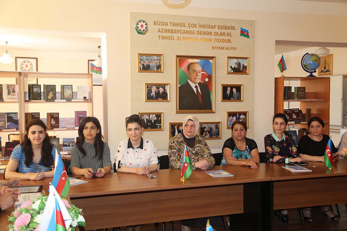 Nardaran Bilik Evində müəllimlərə sertifikatlar təqdim edildi (FOTO)