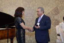 Azərbaycan diasporunun inkişafında xidmətləri olan şəxslərə mükafatlar təqdim edilib (FOTO)