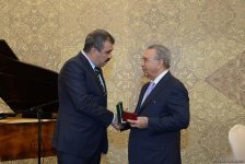 Azərbaycan diasporunun inkişafında xidmətləri olan şəxslərə mükafatlar təqdim edilib (FOTO)