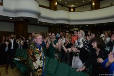 "ÜNS" Yaradıcılıq Səhnəsi tanınmış teatr rejissoru Roman Viktyukun qeyri-adi yaradıcılıq gecəsini keçirib (FOTO)
