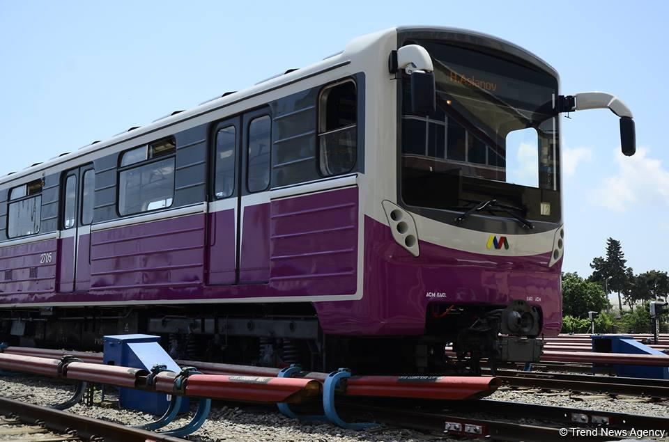 Bakı Metropoliteni daha bir qatarın görkəmində əsaslı yenilik etdi (FOTO)