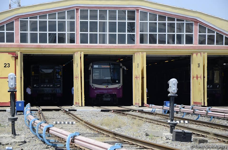 Bakı Metropoliteni daha bir qatarın görkəmində əsaslı yenilik etdi (FOTO)