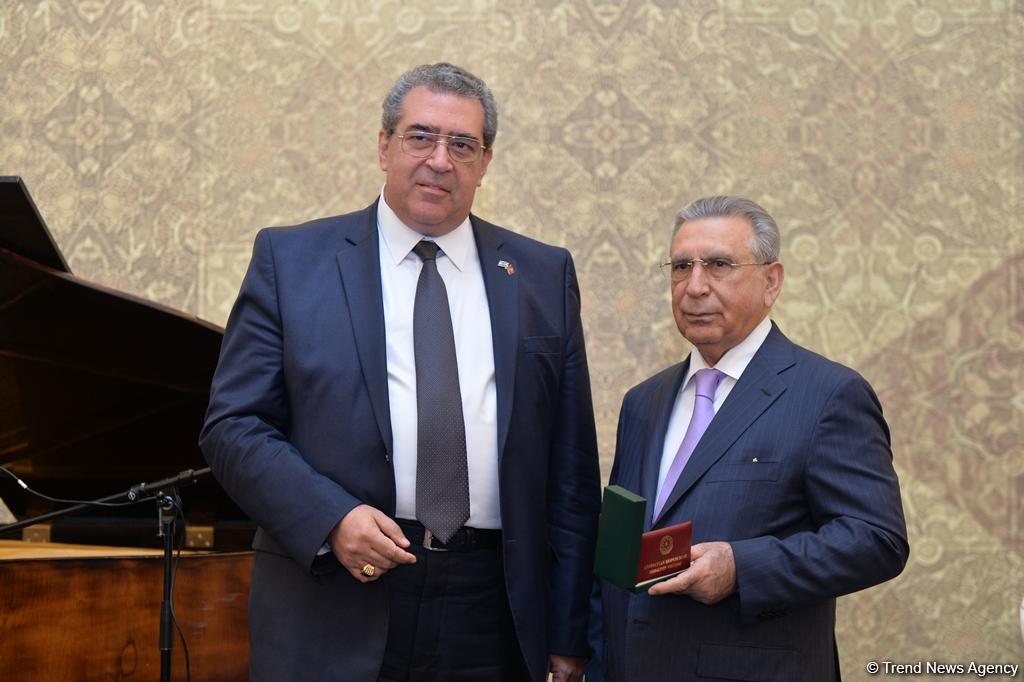 Azərbaycan diasporunun inkişafında xidmətləri olan şəxslərə mükafatlar təqdim edilib (FOTO)