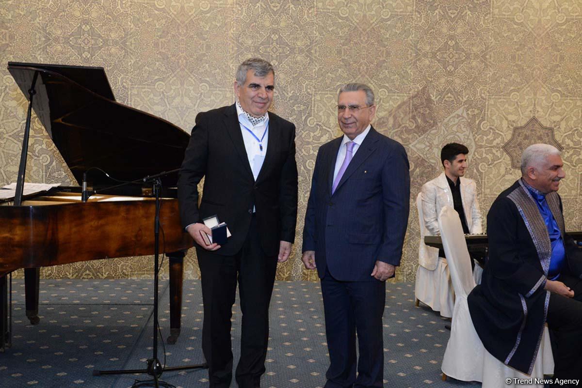 Azərbaycan diasporunun inkişafında xidmətləri olan şəxslərə mükafatlar təqdim edilib (FOTO)