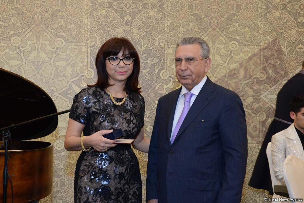 Azərbaycan diasporunun inkişafında xidmətləri olan şəxslərə mükafatlar təqdim edilib (FOTO)