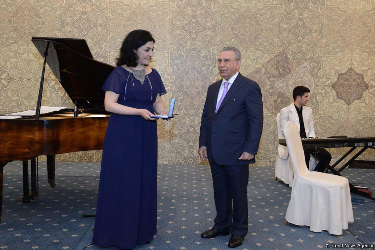 Azərbaycan diasporunun inkişafında xidmətləri olan şəxslərə mükafatlar təqdim edilib (FOTO)