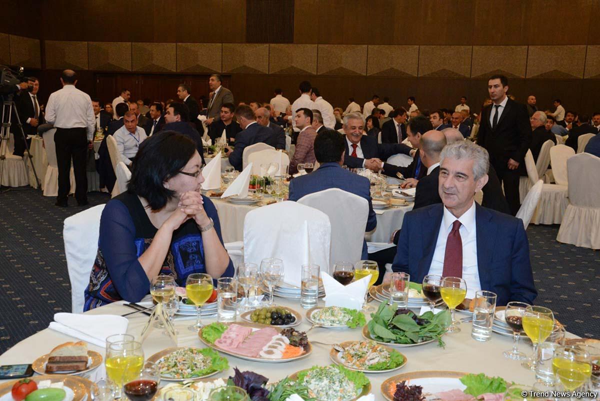 Azərbaycan diasporunun inkişafında xidmətləri olan şəxslərə mükafatlar təqdim edilib (FOTO)