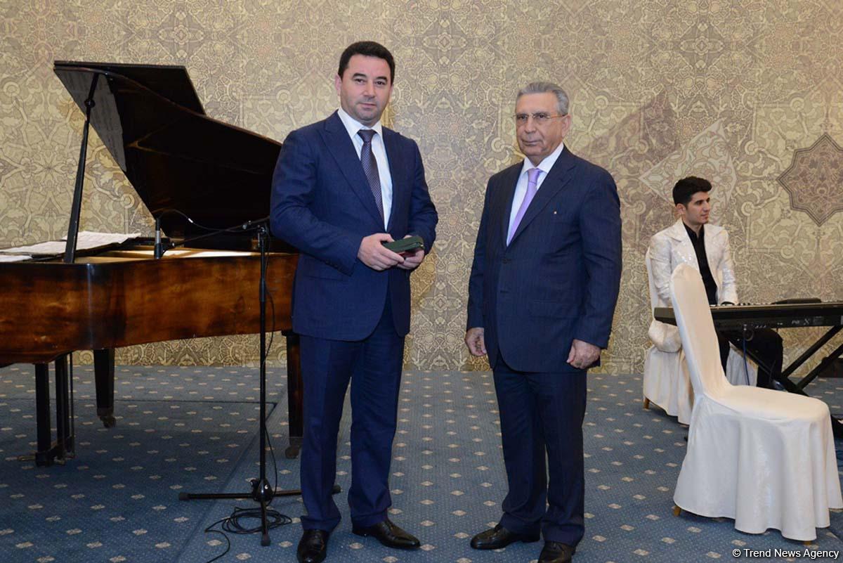 Azərbaycan diasporunun inkişafında xidmətləri olan şəxslərə mükafatlar təqdim edilib (FOTO)