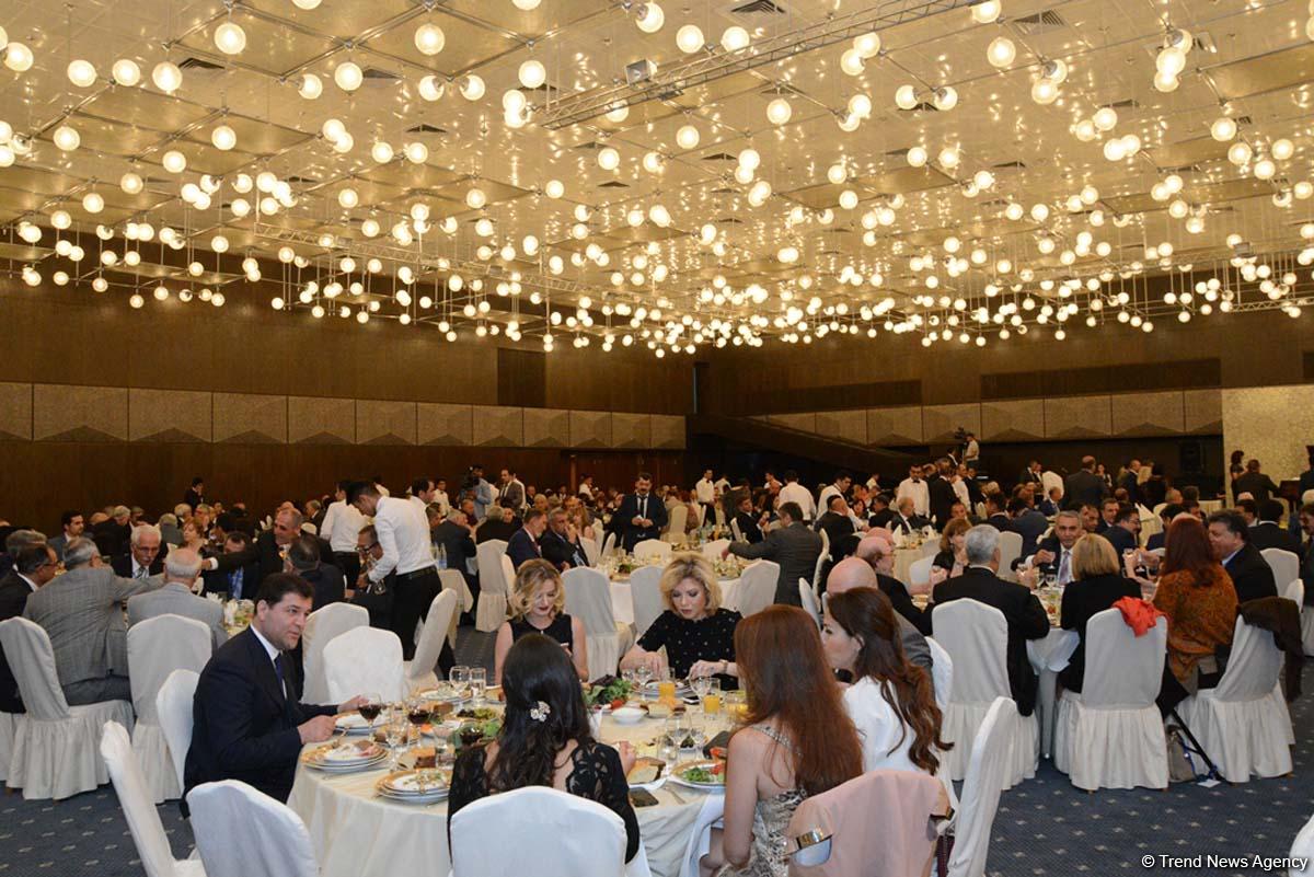 Azərbaycan diasporunun inkişafında xidmətləri olan şəxslərə mükafatlar təqdim edilib (FOTO)
