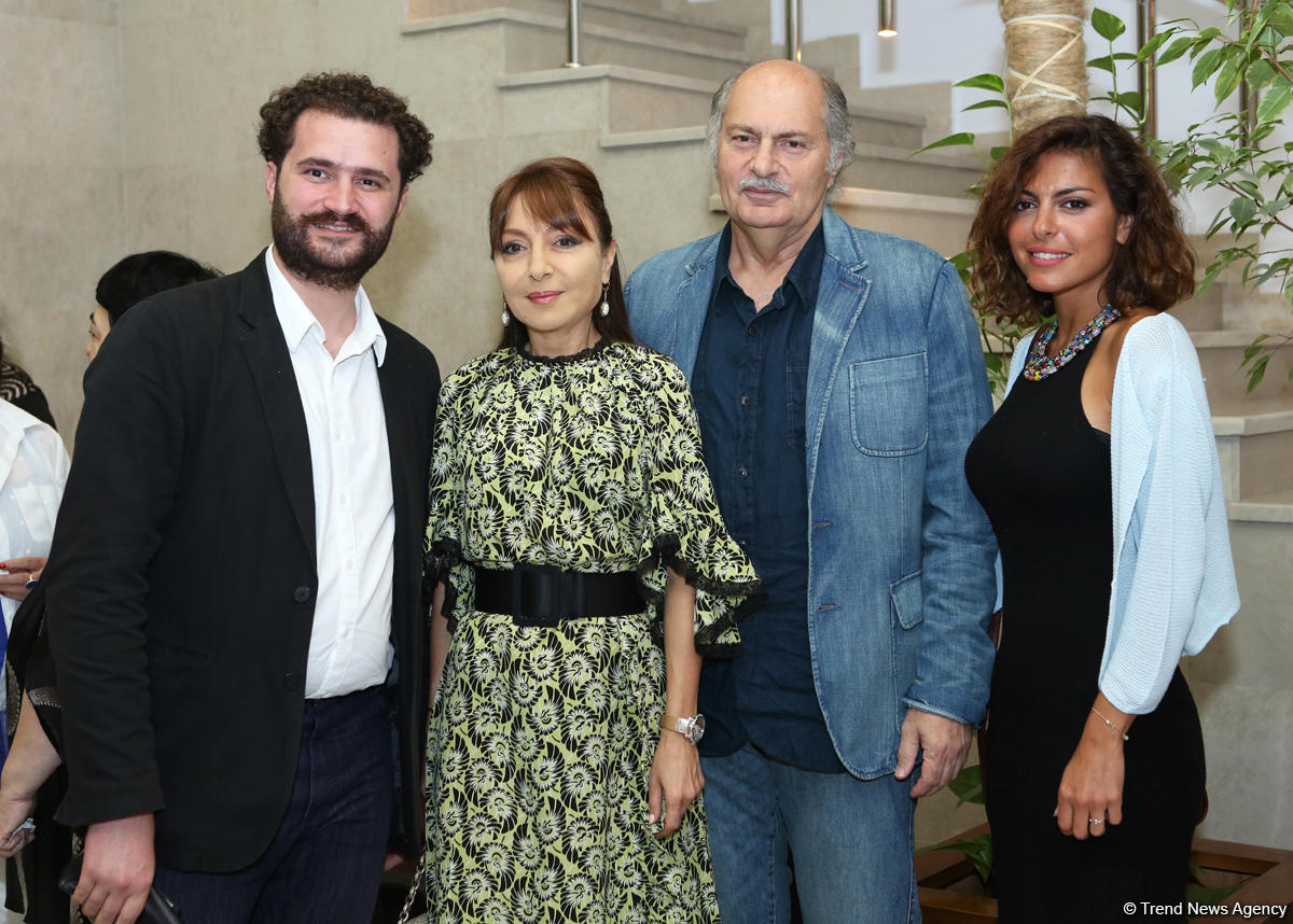 "ÜNS" Yaradıcılıq Səhnəsi tanınmış teatr rejissoru Roman Viktyukun qeyri-adi yaradıcılıq gecəsini keçirib (FOTO)