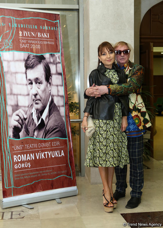 "ÜNS" Yaradıcılıq Səhnəsi tanınmış teatr rejissoru Roman Viktyukun qeyri-adi yaradıcılıq gecəsini keçirib (FOTO)