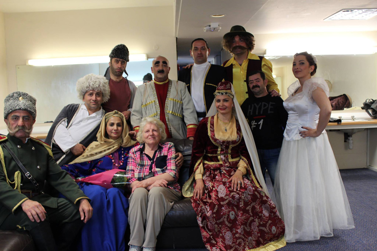 Gənc Tamaşaçılar Teatrı beynəlxalq tədbirlərdən mükafatlarla dönüb (FOTO)