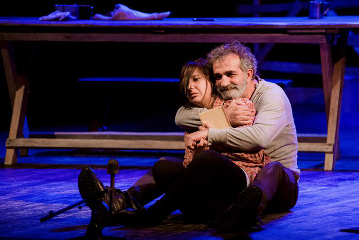 Gənc Tamaşaçılar Teatrı beynəlxalq tədbirlərdən mükafatlarla dönüb (FOTO)