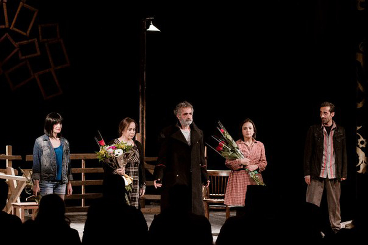 Gənc Tamaşaçılar Teatrı beynəlxalq tədbirlərdən mükafatlarla dönüb (FOTO)