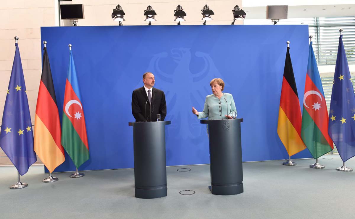 Prezident İlham Əliyev: "Biz özümüzü erməni təcavüzündən qorumalı idik" (ƏLAVƏ OLUNUB) (FOTO)