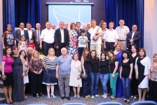 “Bizim Evin Qonaqları” rubrikasında növbəti qonaq tarzən Vamiq Məmmədəliyev olub (FOTO)