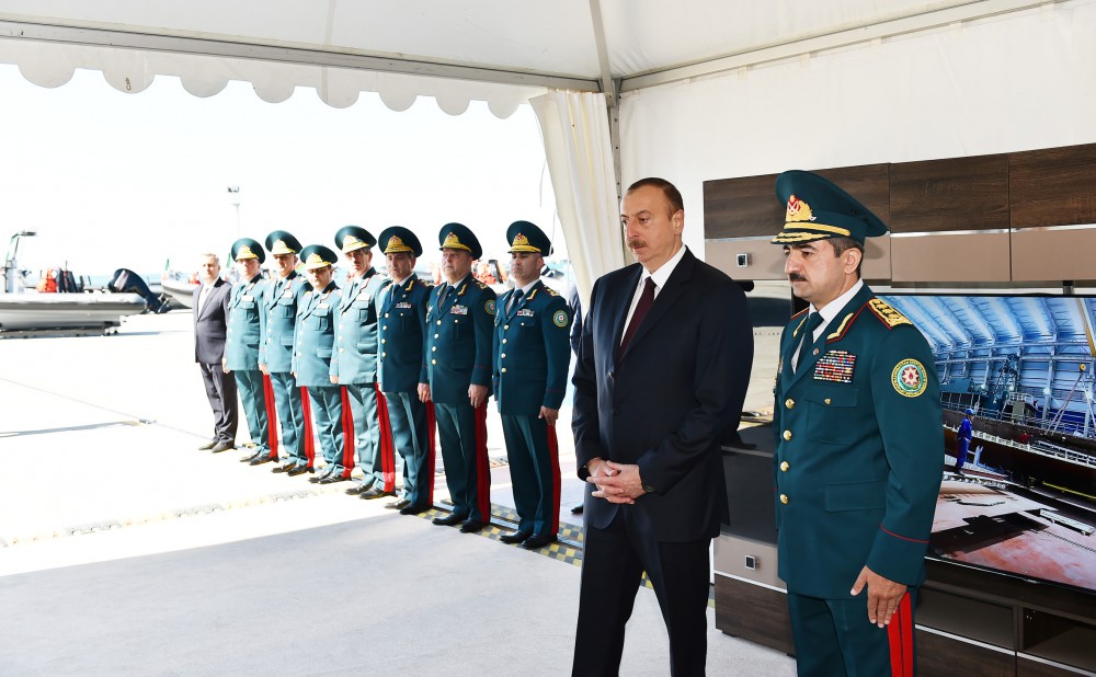 Prezident İlham Əliyev Dövlət Sərhəd Xidməti Sahil Mühafizəsinin ikinci dərəcəli yeni sərhəd gözətçi gəmisi ilə tanış olub (FOTO)
