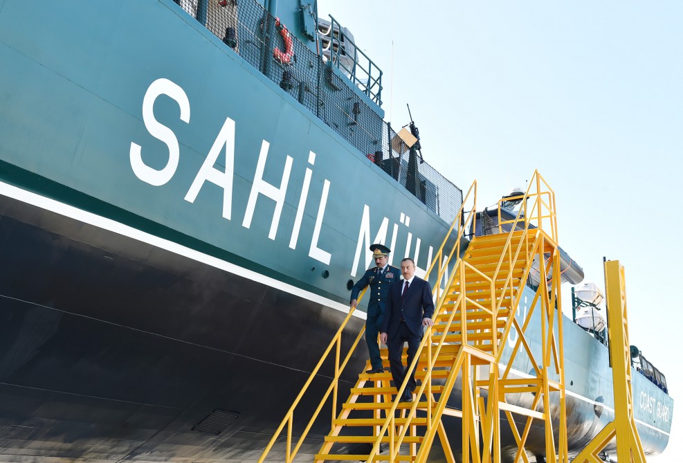 Prezident İlham Əliyev Dövlət Sərhəd Xidməti Sahil Mühafizəsinin ikinci dərəcəli yeni sərhəd gözətçi gəmisi ilə tanış olub (FOTO)
