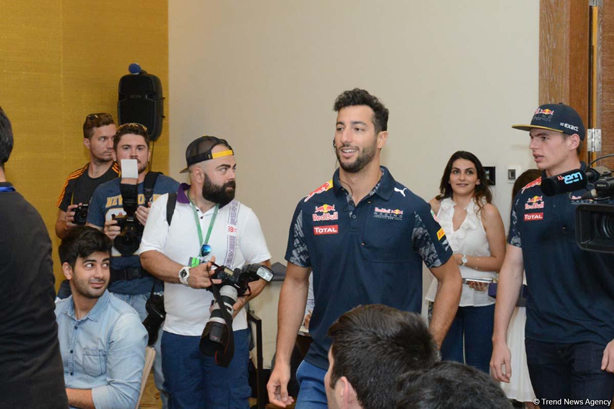 "Red Bull" pilotu: Bakı şəhər trasında 350 km/saat sürət yığmaq mümkündür (FOTO)