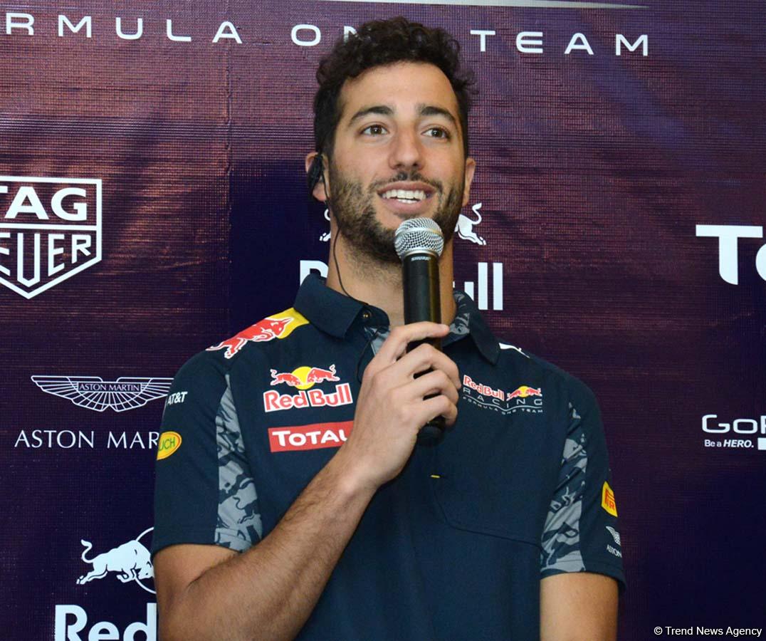 "Red Bull" pilotu: Bakı şəhər trasında 350 km/saat sürət yığmaq mümkündür (FOTO)
