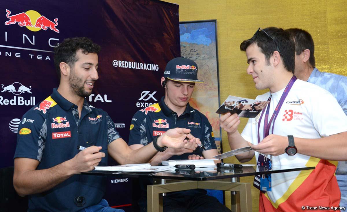 "Red Bull" pilotu: Bakı şəhər trasında 350 km/saat sürət yığmaq mümkündür (FOTO)