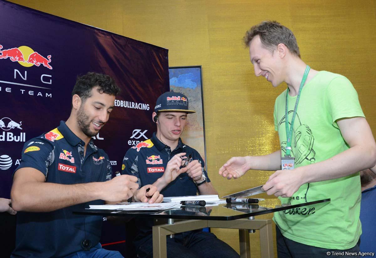 "Red Bull" pilotu: Bakı şəhər trasında 350 km/saat sürət yığmaq mümkündür (FOTO)