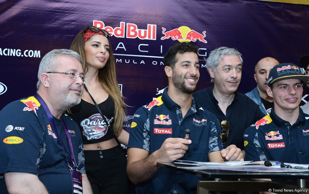 "Red Bull" pilotu: Bakı şəhər trasında 350 km/saat sürət yığmaq mümkündür (FOTO)