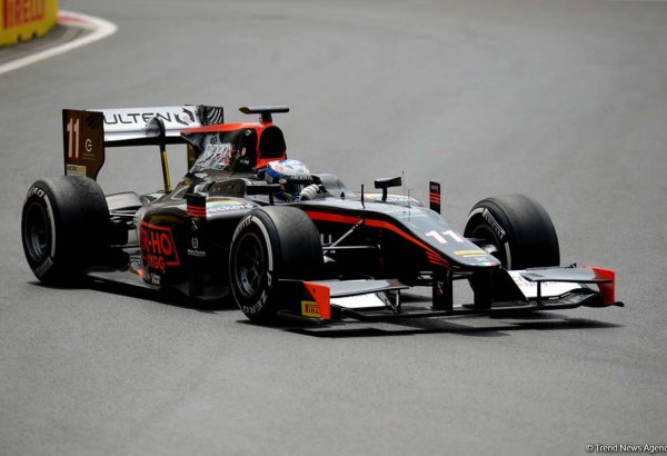 Fransız pilot Bakıda GP2 avtomobil yarışının praktiki sessiyası üzrə ən yaxşı nəticə göstərdi (FOTO)