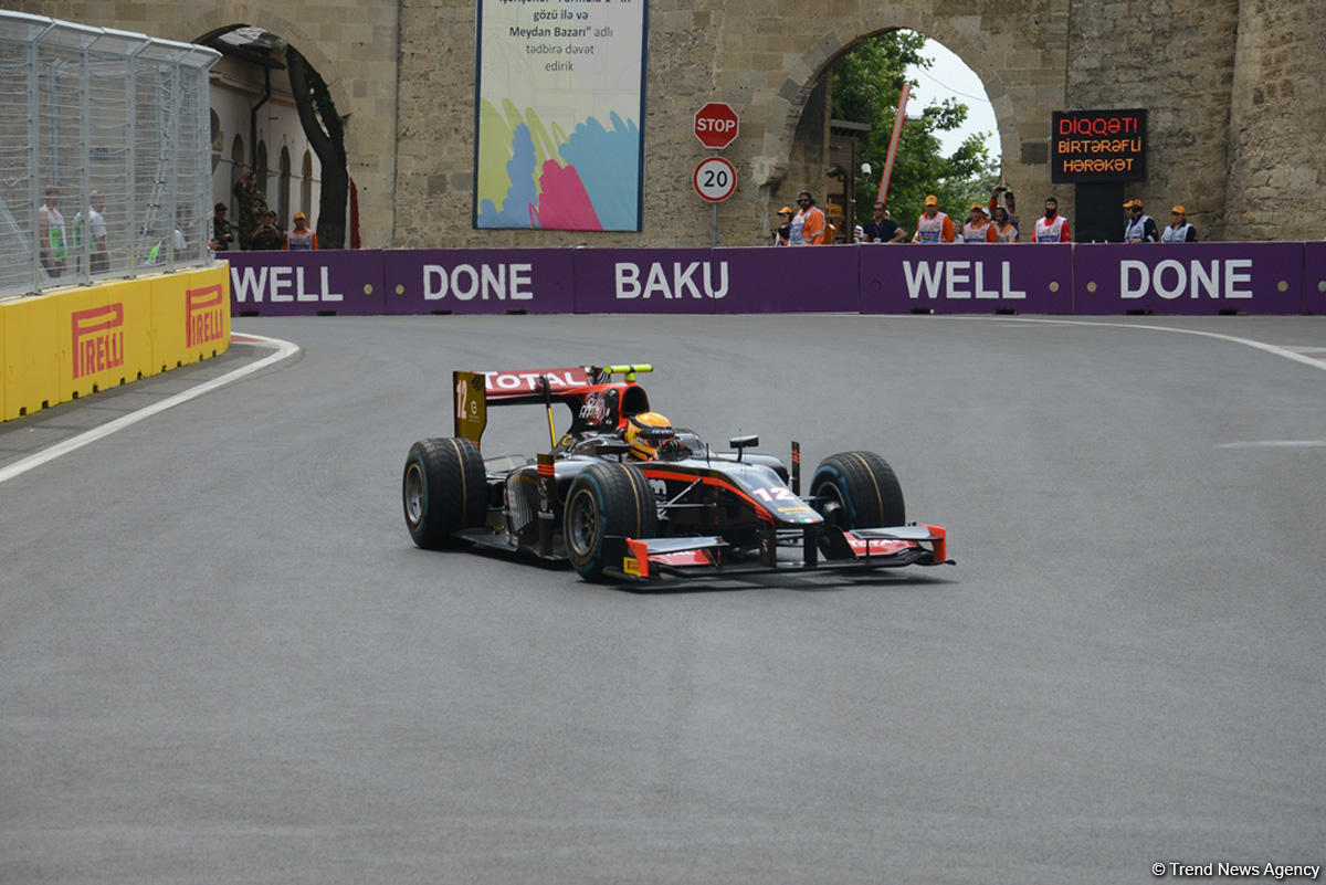 Bakıda GP2 avtomobil yarışlarının praktiki sessiyası başlayıb (FOTO)