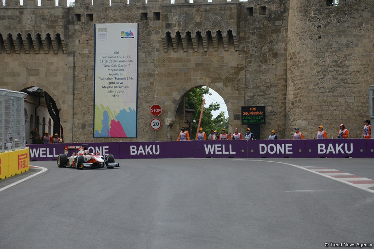 Bakıda GP2 avtomobil yarışlarının praktiki sessiyası başlayıb (FOTO)