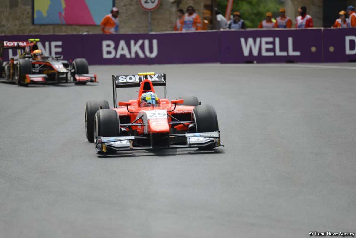 Fransız pilot Bakıda GP2 avtomobil yarışının praktiki sessiyası üzrə ən yaxşı nəticə göstərdi (FOTO)