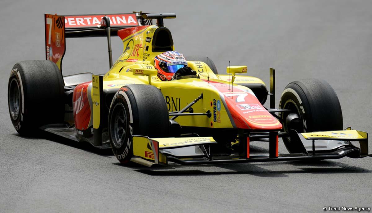 Fransız pilot Bakıda GP2 avtomobil yarışının praktiki sessiyası üzrə ən yaxşı nəticə göstərdi (FOTO)