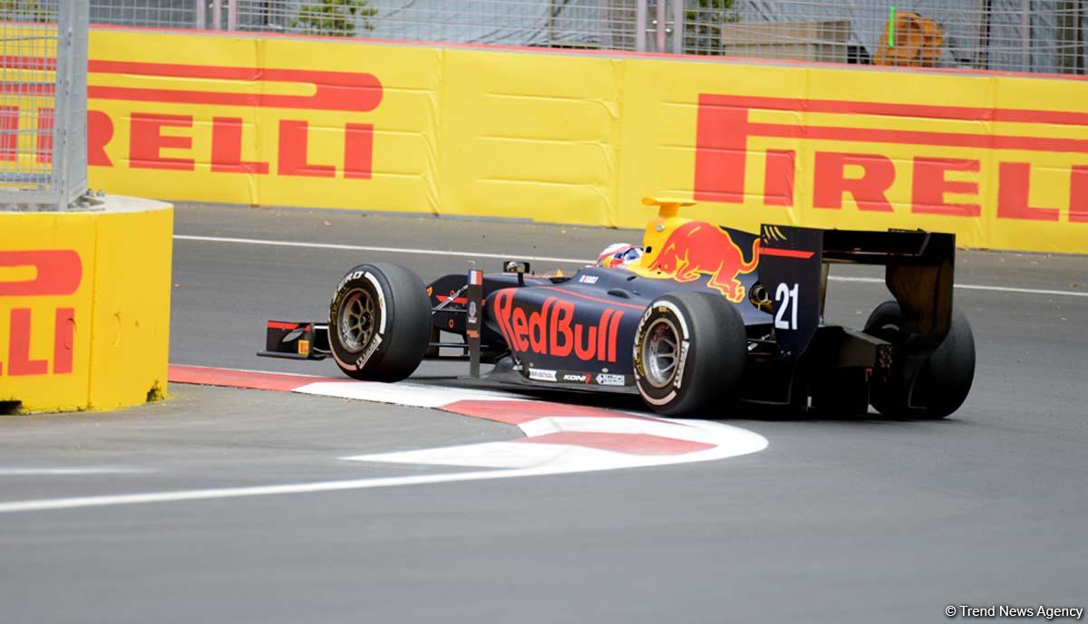 Fransız pilot Bakıda GP2 avtomobil yarışının praktiki sessiyası üzrə ən yaxşı nəticə göstərdi (FOTO)