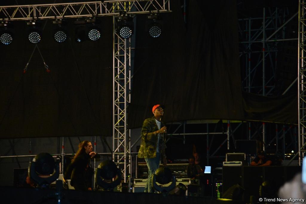 Formula 1 çərçivəsində Bakıda Kris Braunun konserti olub (FOTO)