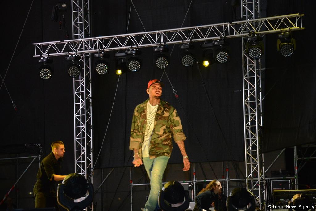 Formula 1 çərçivəsində Bakıda Kris Braunun konserti olub (FOTO)